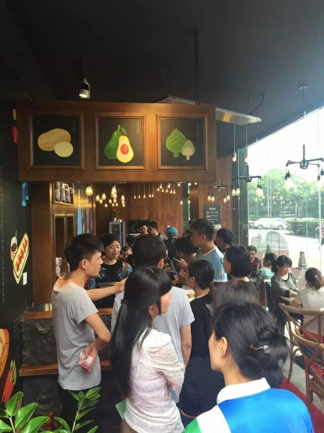十秒到云南過(guò)橋米線  日簽3家加盟店