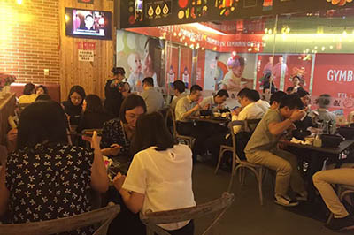 高溫也阻擋不了的人氣！十秒到還原特色的云南味道！