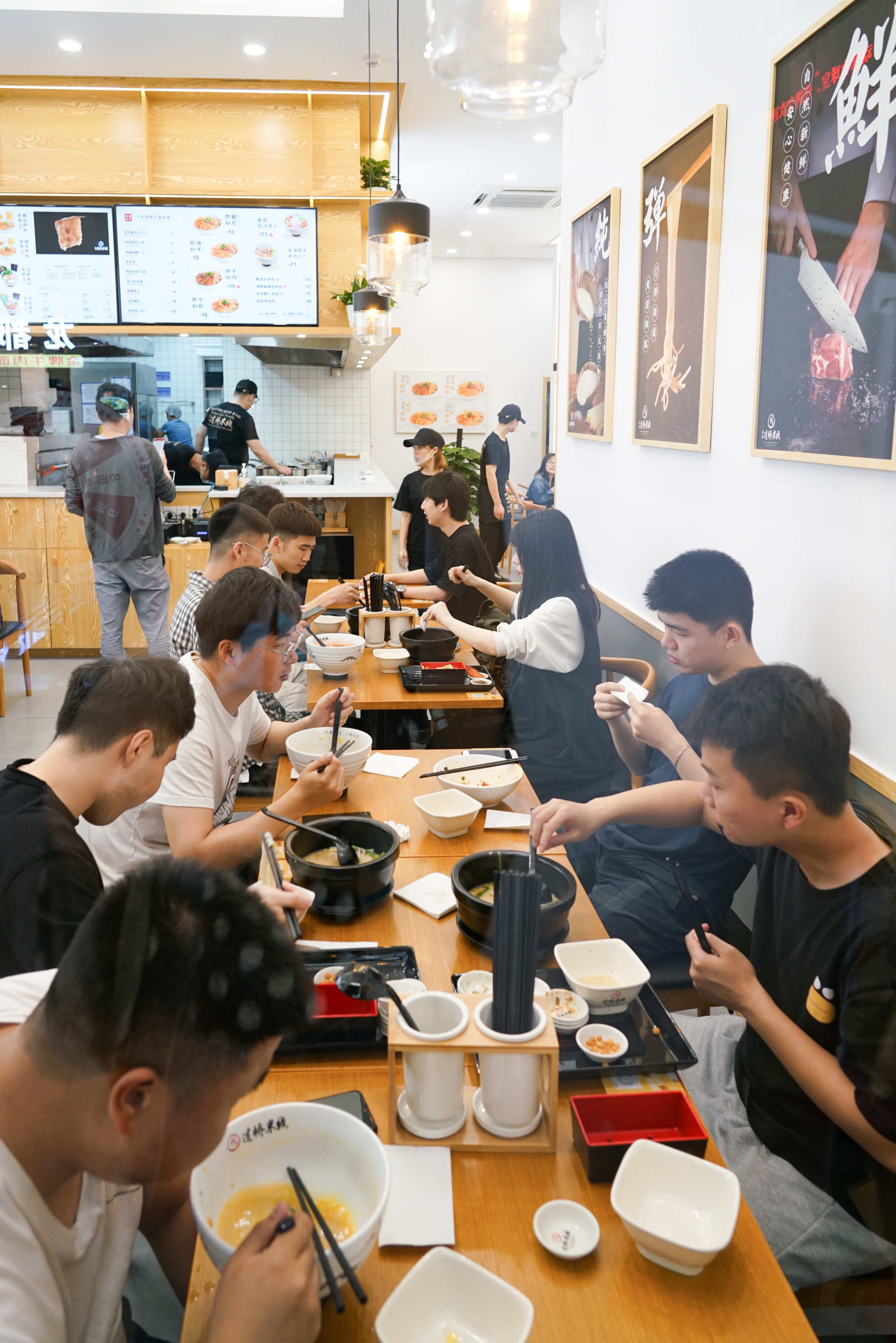 杭州米線怎么加盟？知名十秒到過橋米線大受歡迎！