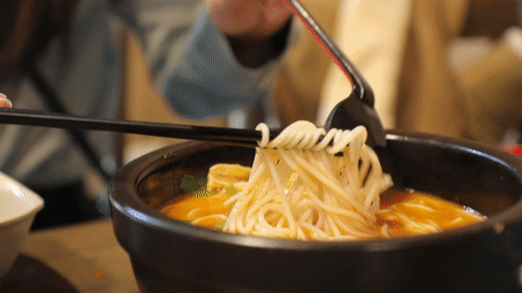 圓十秒到過橋米線加盟店的運作優勢體現在哪？