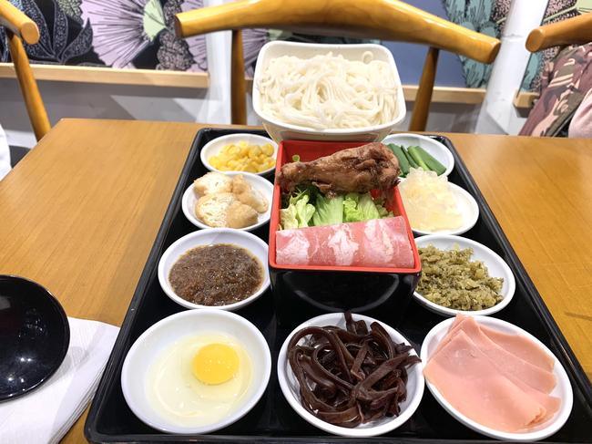 怎么樣開十秒到云南過橋米線店？沒有經(jīng)驗怎么辦？